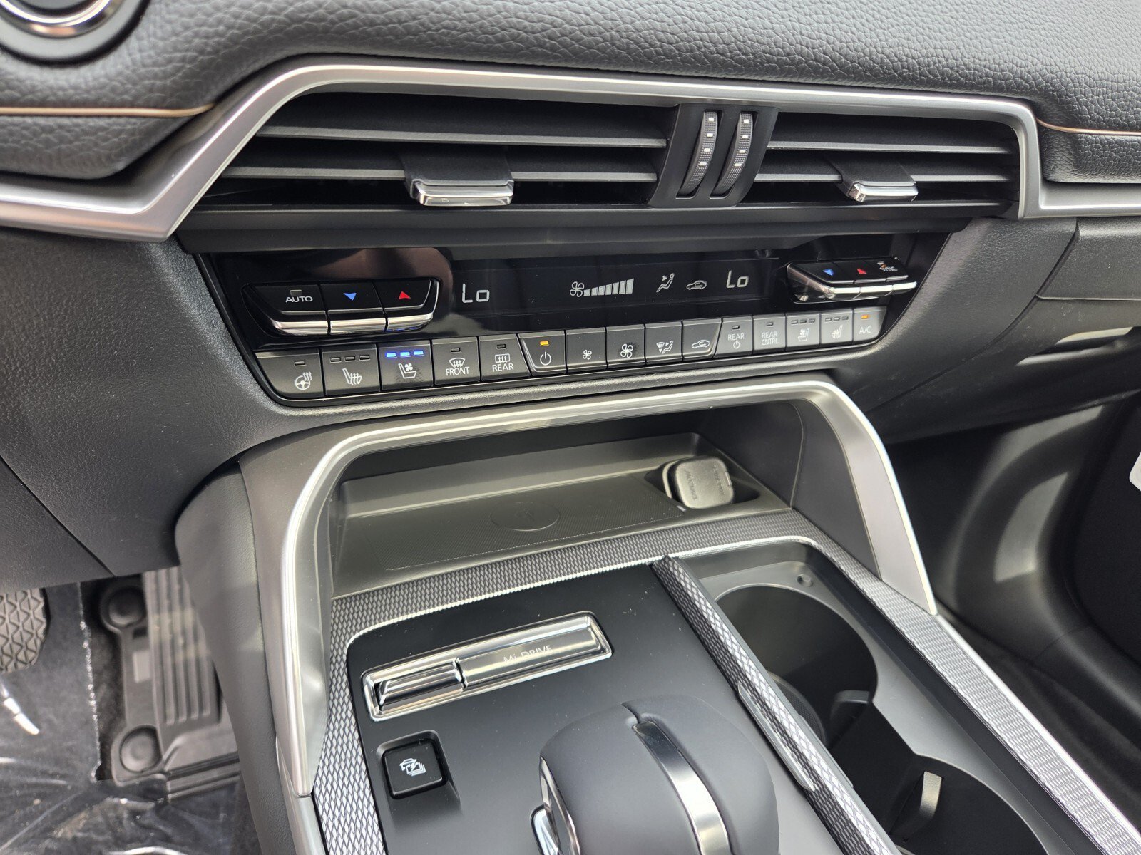 New 2026 MAZDA CX-90 Plug-In Hybrid w/Premium Sport AWD/4WD image 26