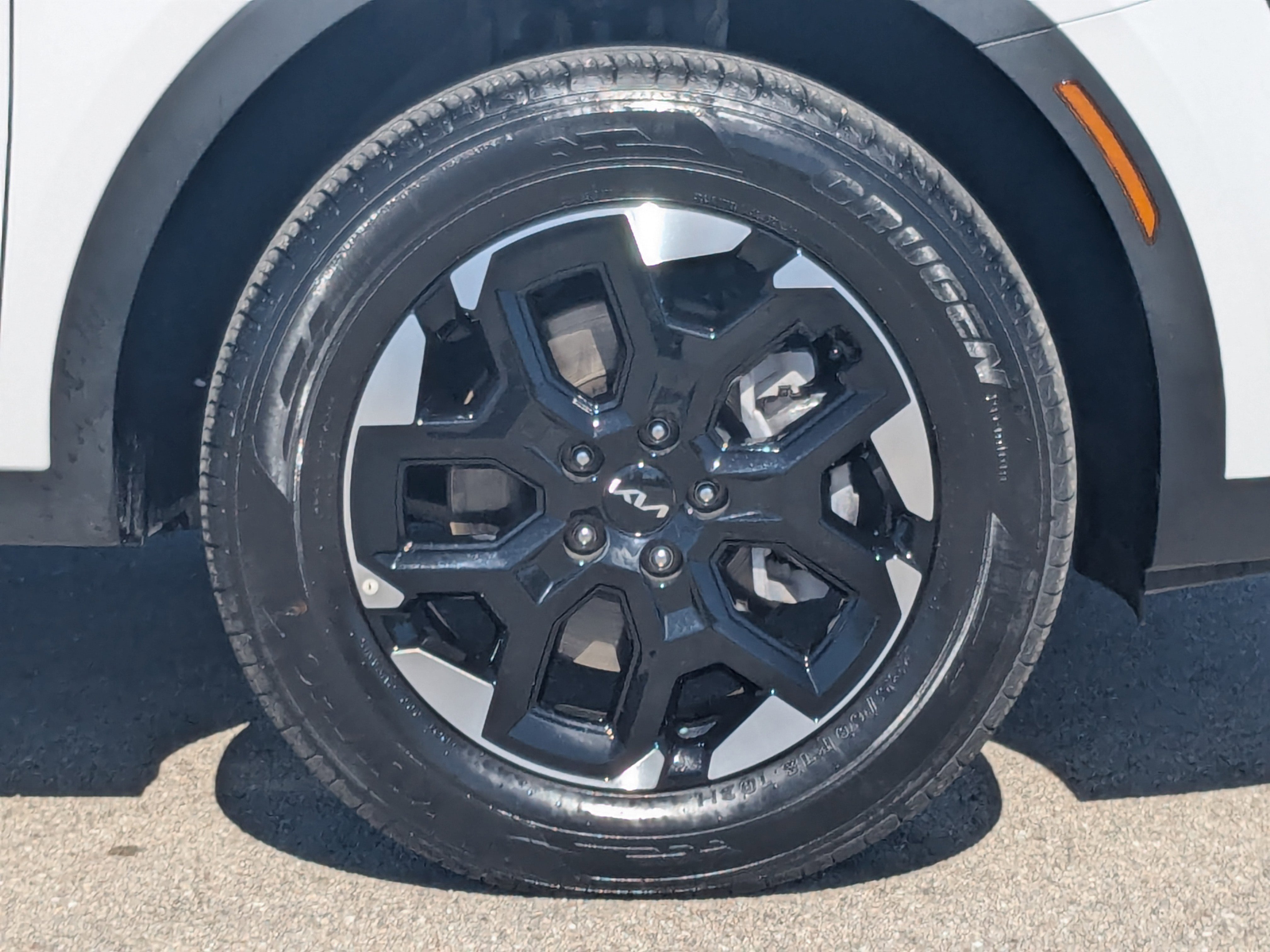 Certified 2025 Kia Sorento S image 11