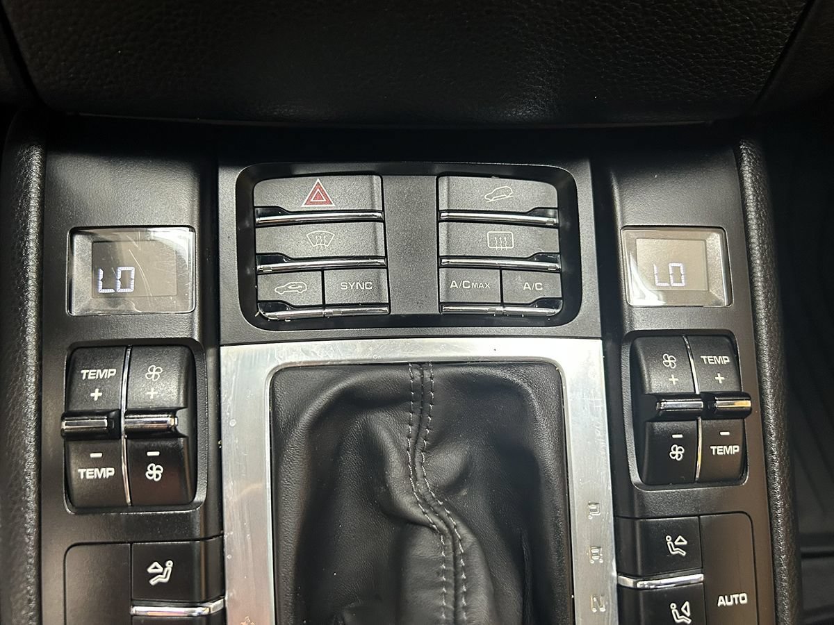 Used 2017 Porsche Macan GTS AWD/4WD image 25