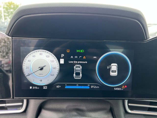 Used 2025 Hyundai Elantra SEL FWD image 11