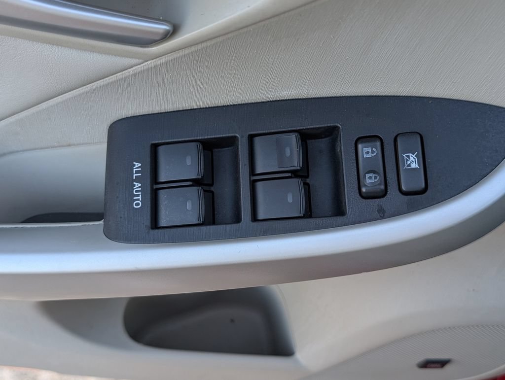 Used 2015 Toyota Prius Four FWD image 15