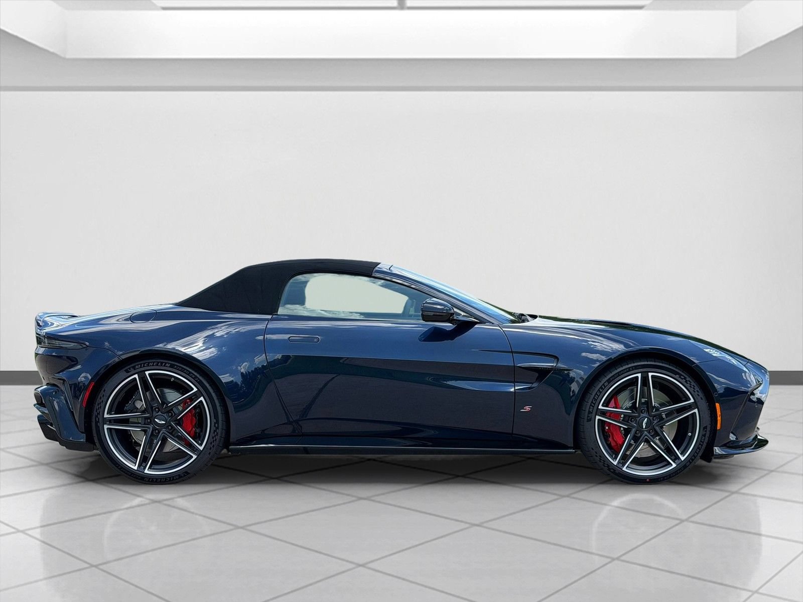 New 2026 Aston Martin V8 Vantage S RWD image 9