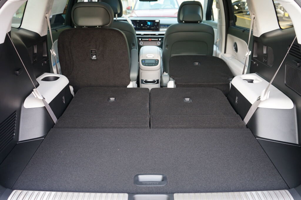 New 2026 Hyundai Ioniq 9 Calligraphy image 25