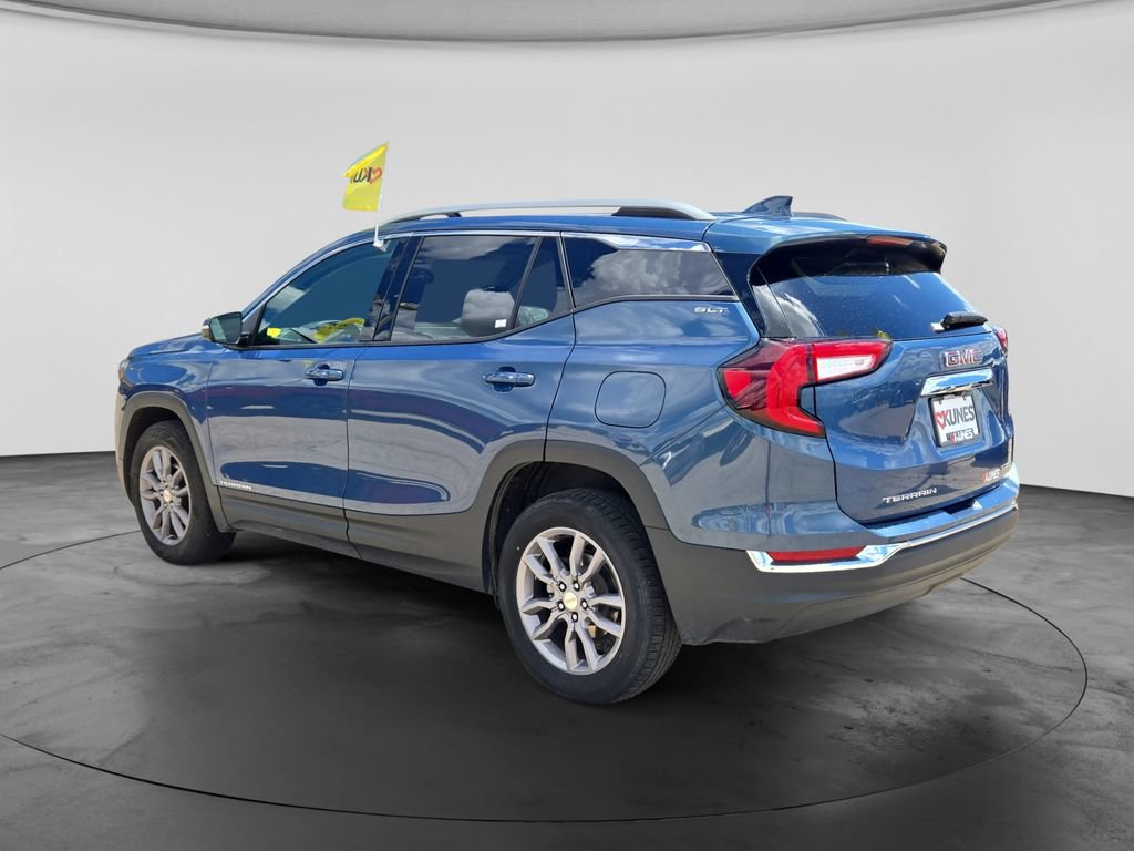 Used 2024 GMC Terrain SLT AWD/4WD image 8