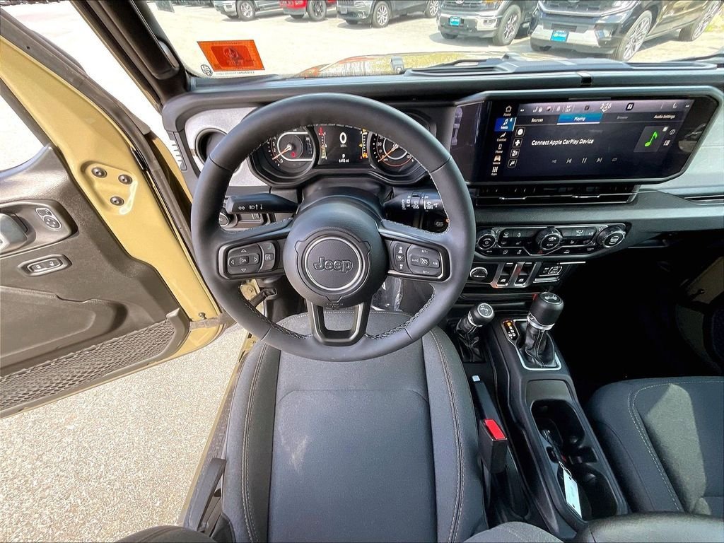 Used 2025 Jeep Wrangler Sport AWD/4WD image 16