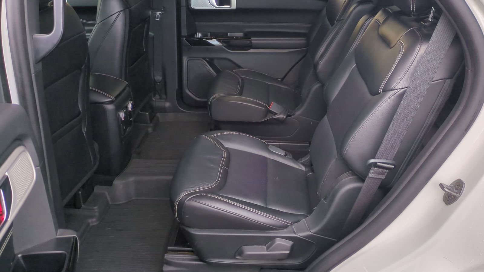 Used 2022 Ford Explorer ST w/ Equipment Group 401A image 20