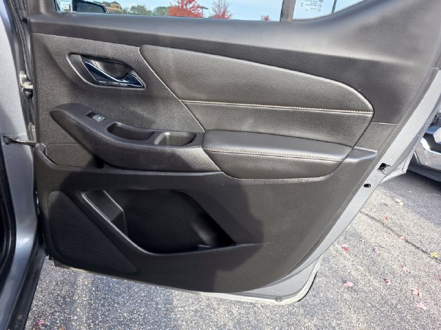 Used 2020 Chevrolet Traverse LS AWD/4WD image 11