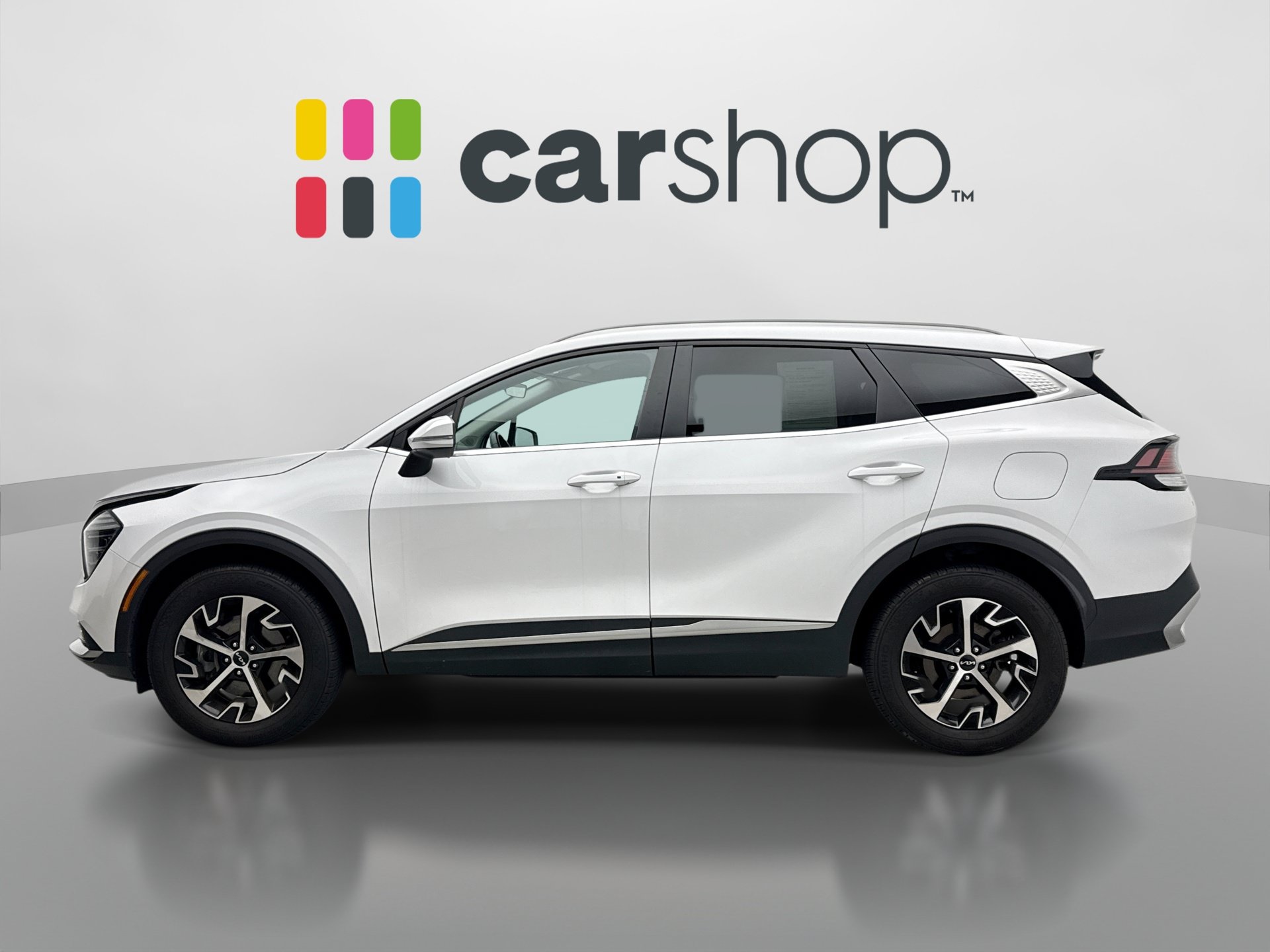 Used 2024 Kia Sportage EX AWD/4WD image 2