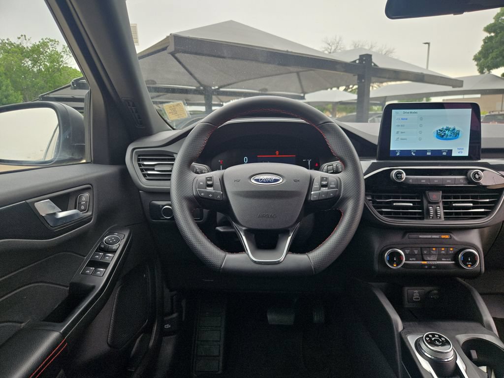 Used 2025 Ford Escape ST-Line AWD/4WD image 17