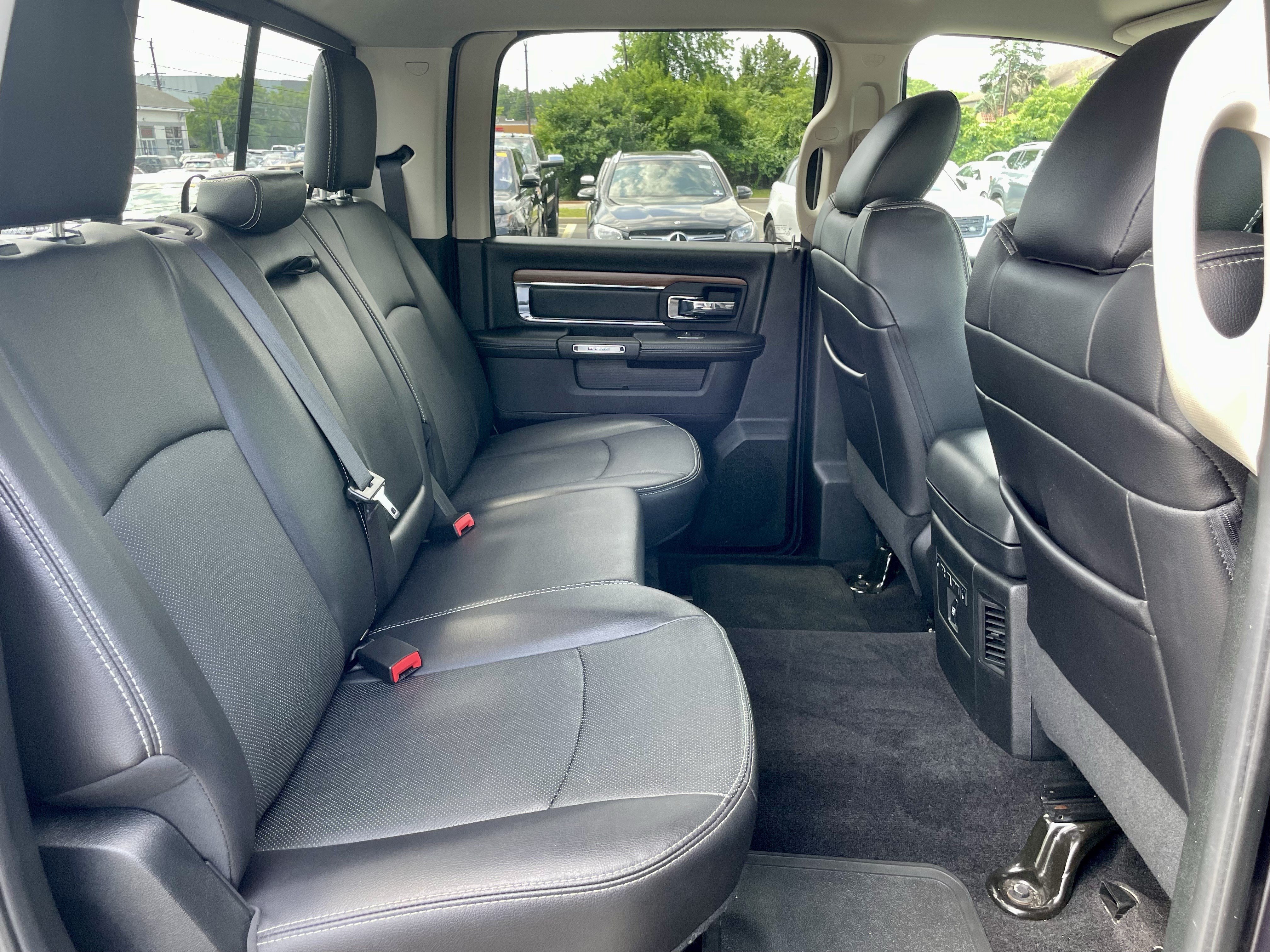 Used 2017 RAM 1500 Laramie w/ Convenience Group AWD/4WD image 30