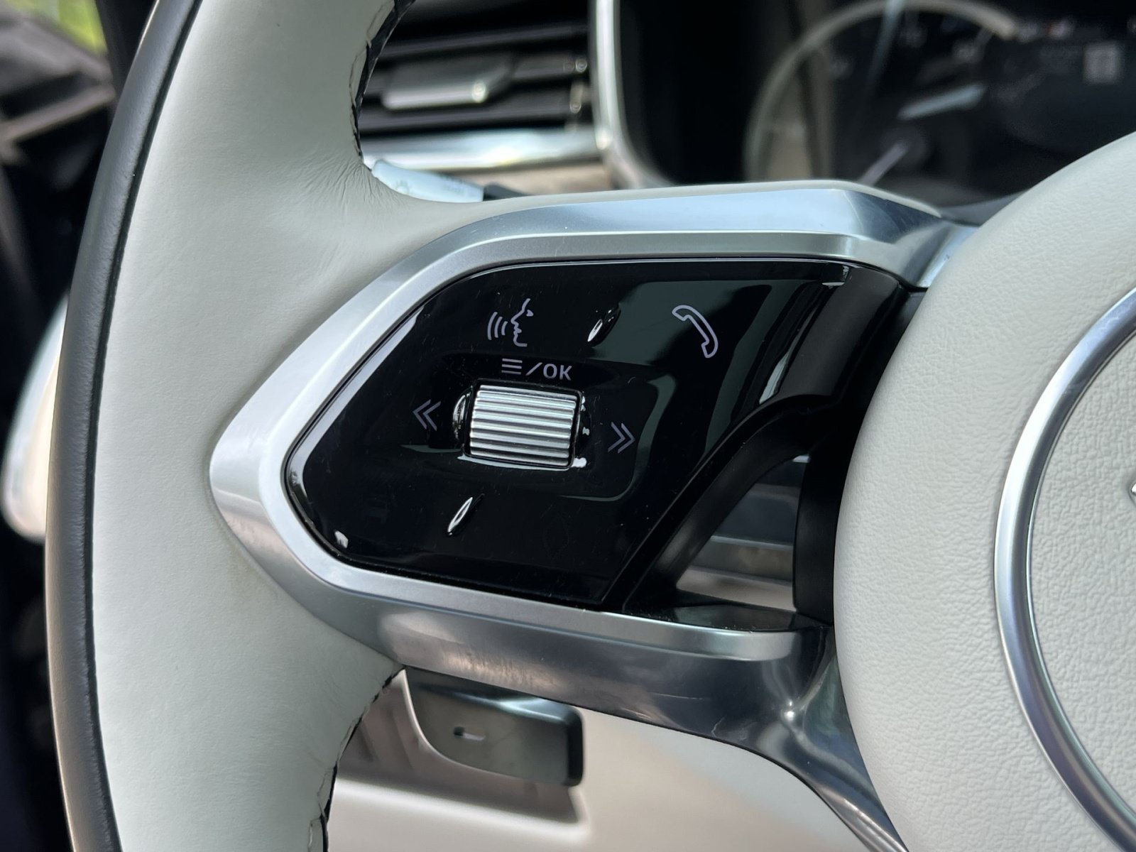 Used 2022 Jaguar F-PACE S AWD/4WD image 36
