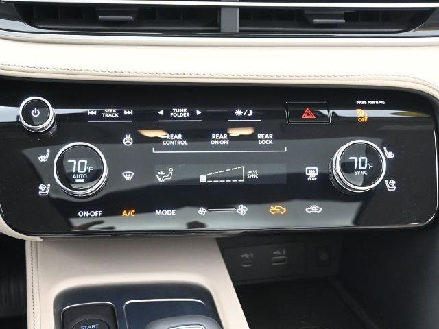 Certified 2025 INFINITI QX60 Luxe w/ Lighting Package (N94) image 24