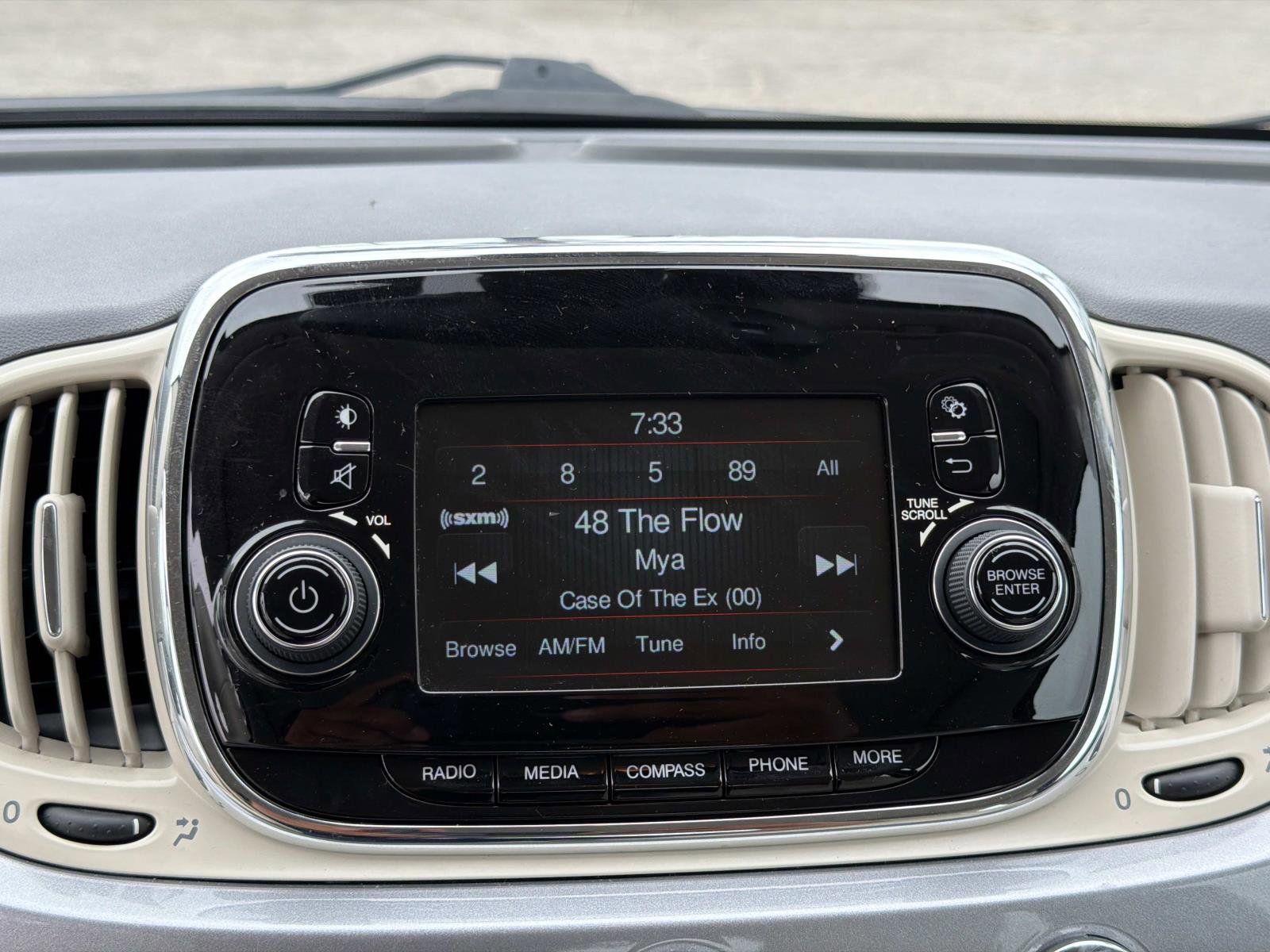 Used 2018 FIAT 500 Lounge FWD image 21