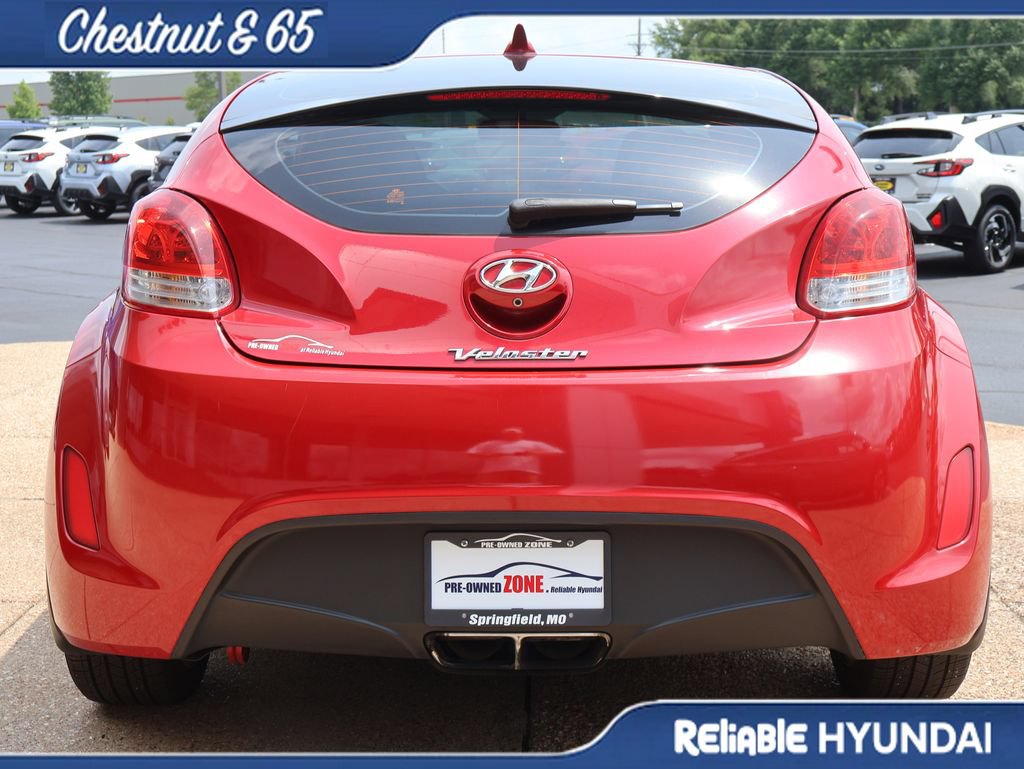 Used 2016 Hyundai Veloster FWD image 5