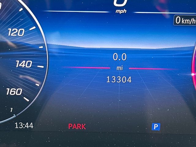 Used 2025 Mercedes-Benz GLC 300 4MATIC image 20