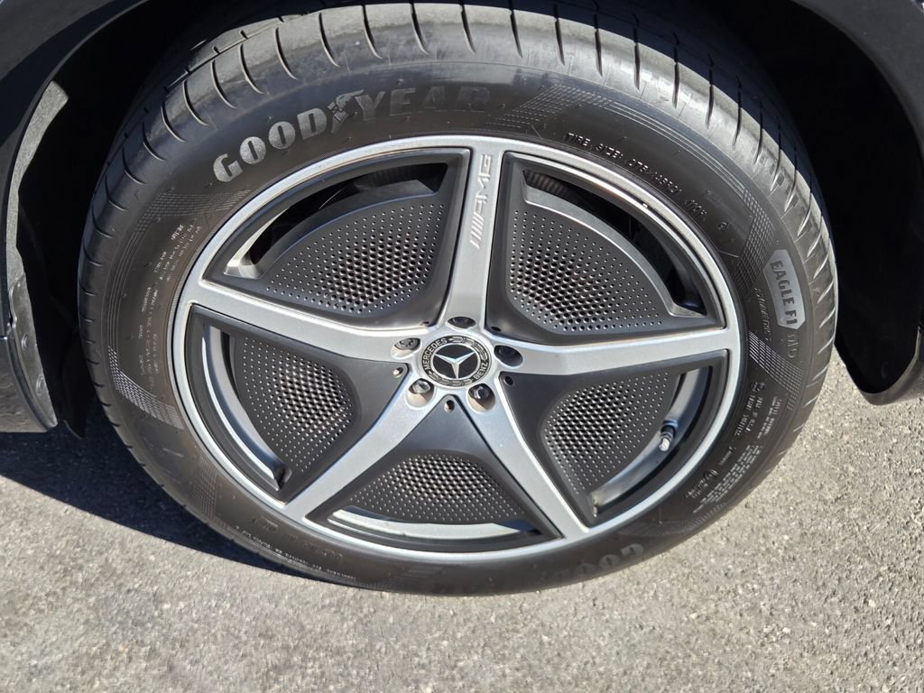 Used 2023 Mercedes-Benz EQS 580 4MATIC SUV image 5
