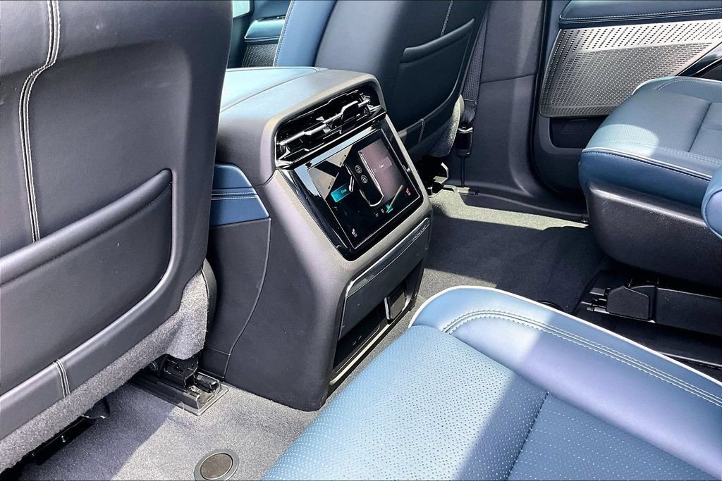 Certified 2025 Cadillac Escalade IQ Luxury 2 w/ LPO, Premium Carpet Package AWD/4WD image 10