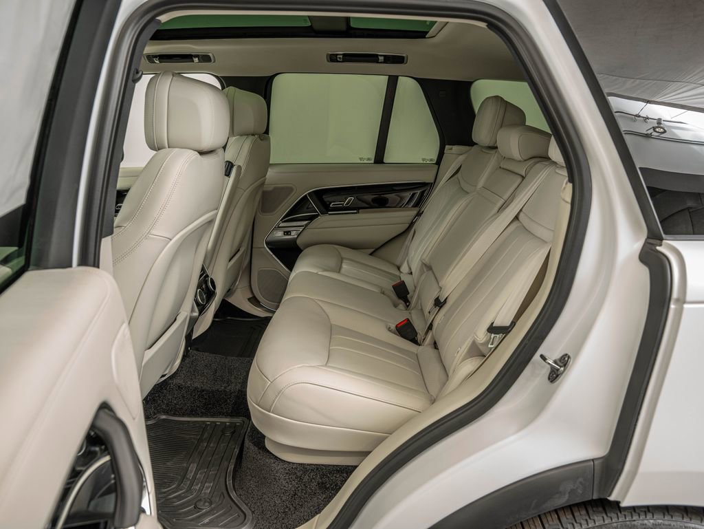 New 2026 Land Rover Range Rover SE AWD/4WD image 32