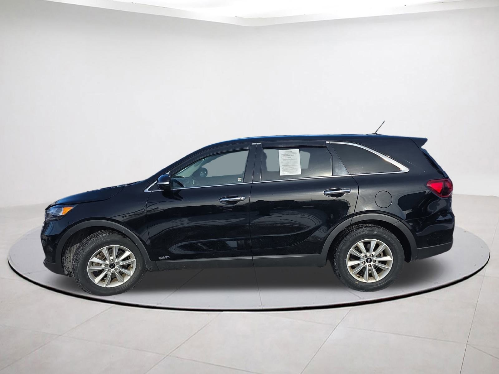 Used 2019 Kia Sorento LX image 4