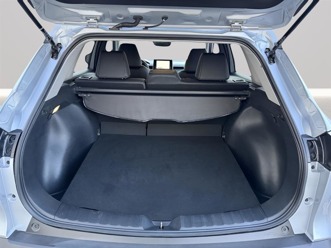 Used 2025 Toyota Corolla Cross XLE image 27