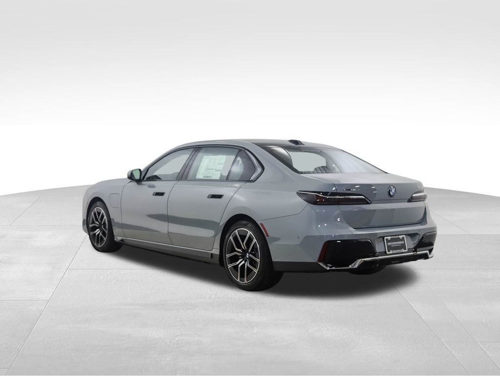New 2026 BMW 750e xDrive image 4