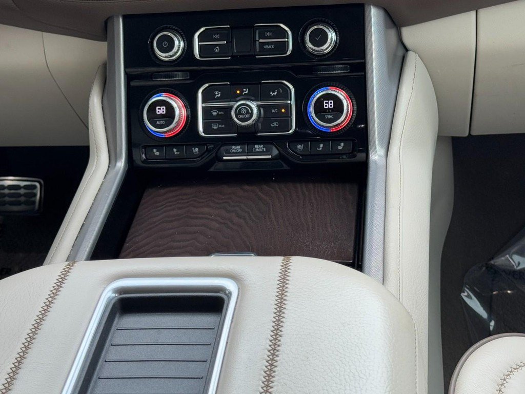 Used 2022 GMC Yukon Denali AWD/4WD image 18