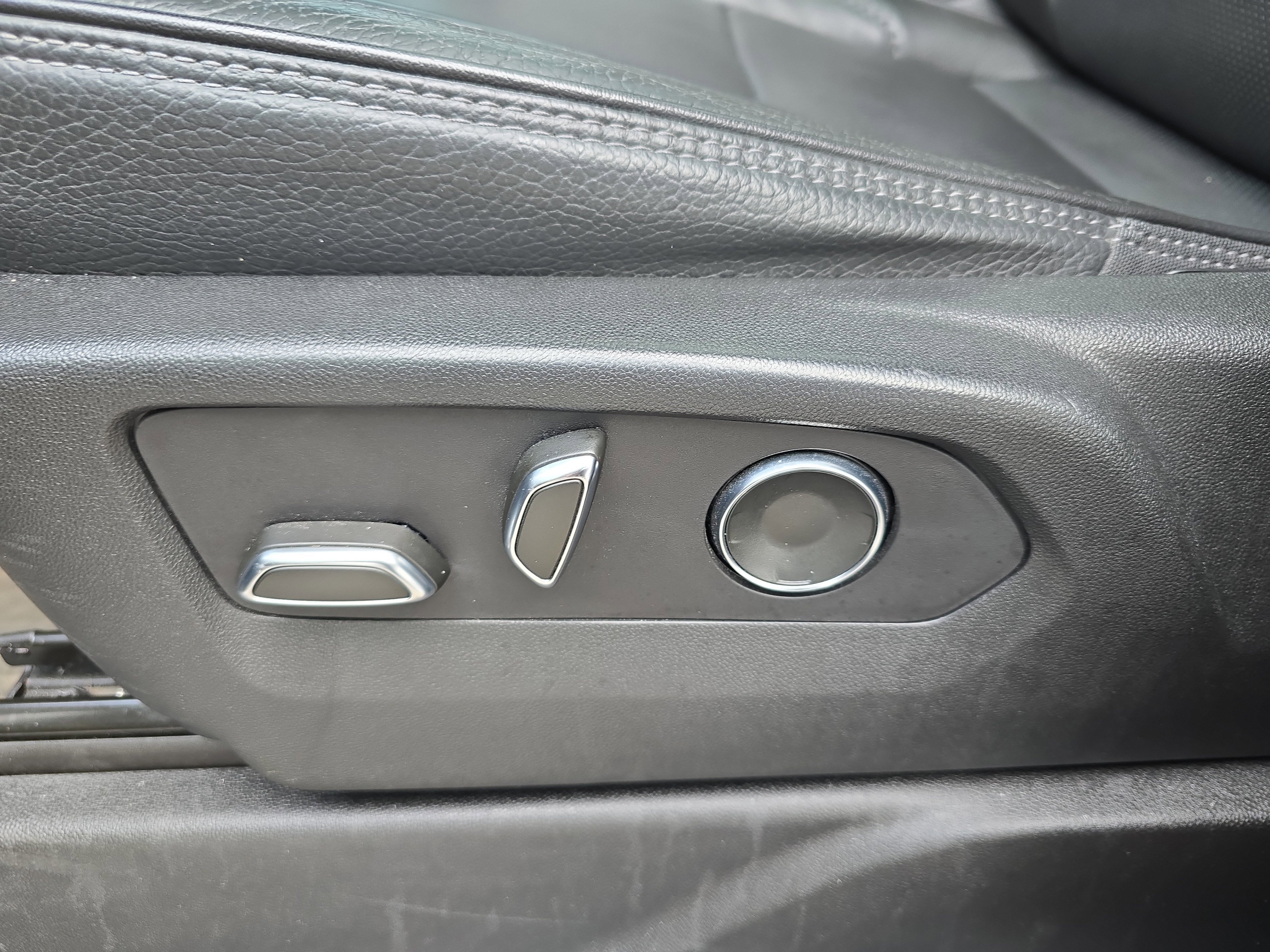 Used 2021 GMC Yukon Denali w/ Denali Premium Package AWD/4WD image 20