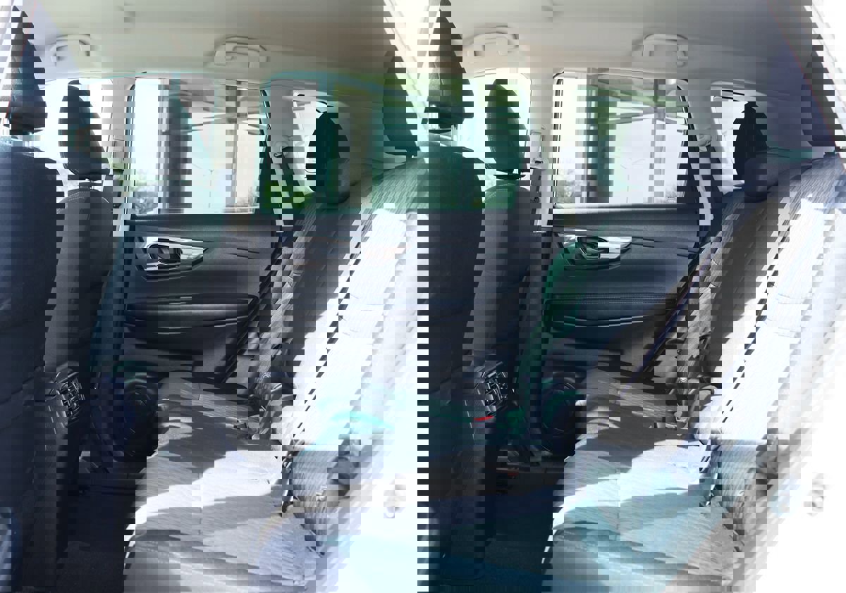 Used 2019 Nissan Rogue S image 30