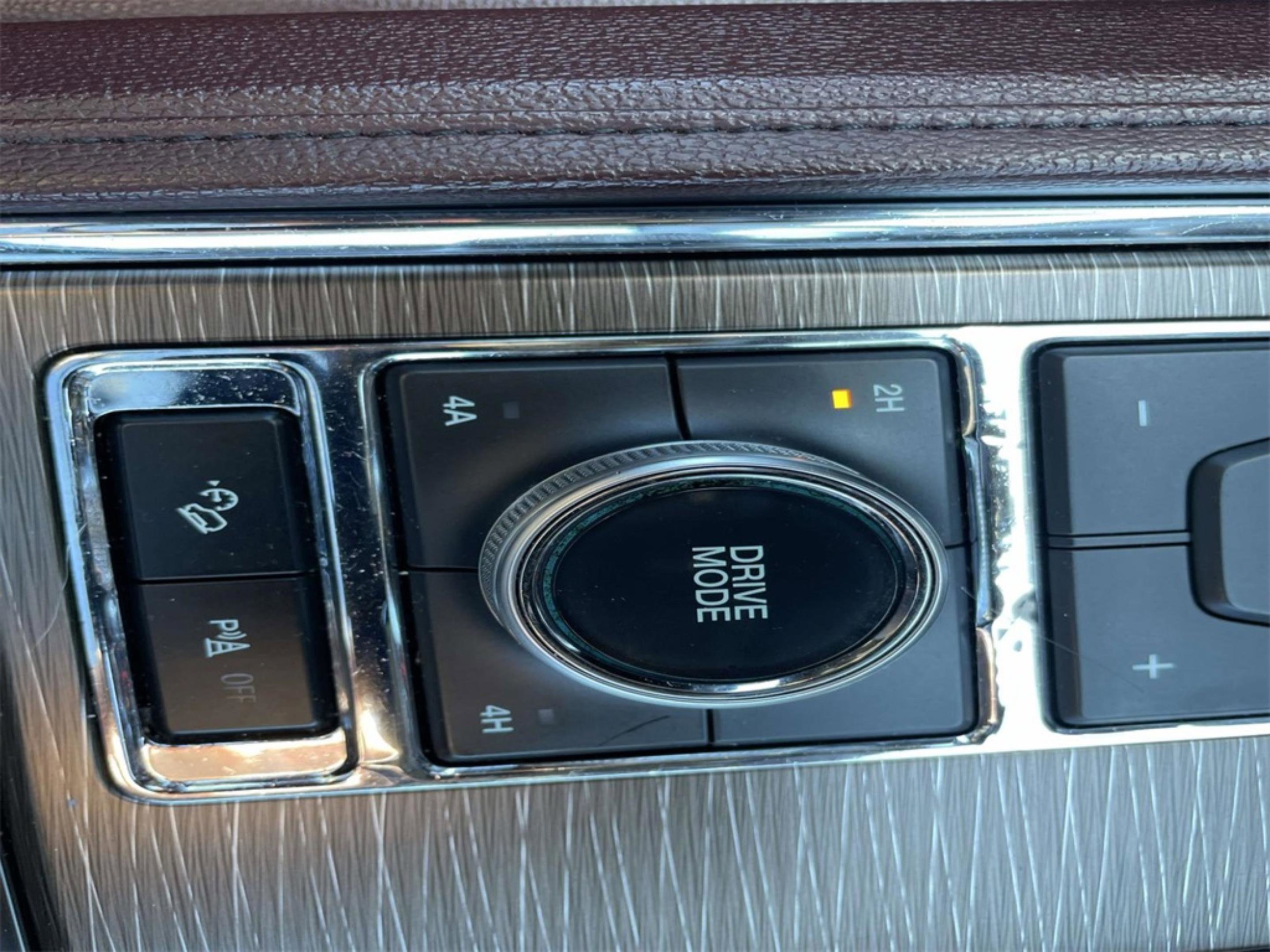 Used 2023 Ford Expedition Limited image 27