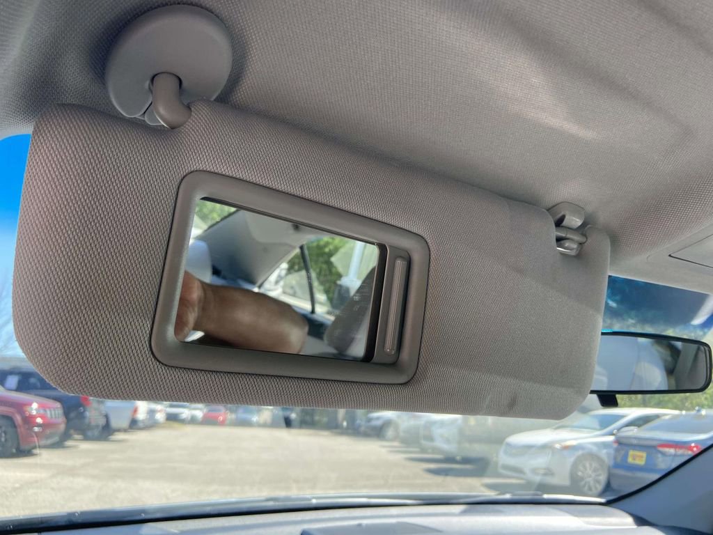 Used 2017 Toyota Camry XLE image 30