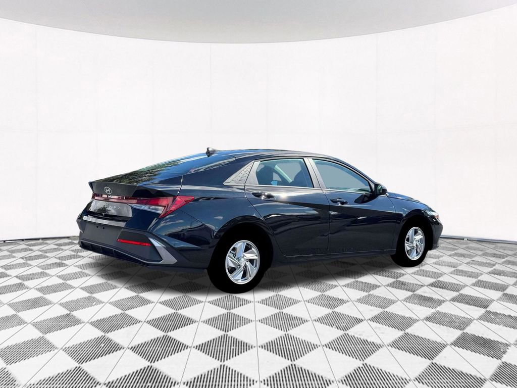 New 2026 Hyundai Elantra SE image 13