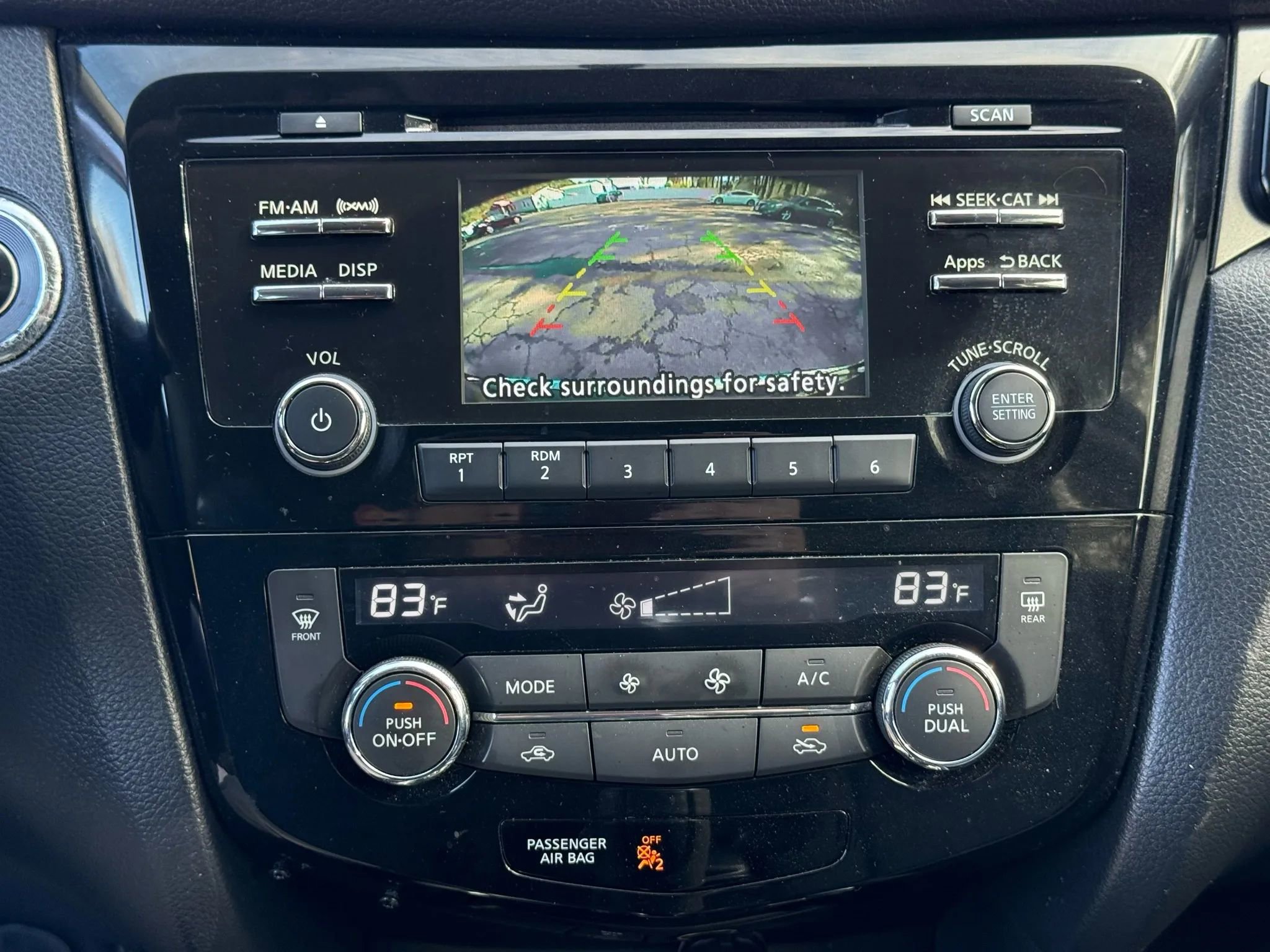 Used 2016 Nissan Rogue SV image 24