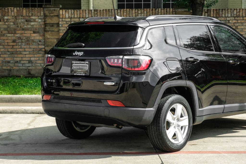 Used 2022 Jeep Compass Latitude AWD/4WD image 16