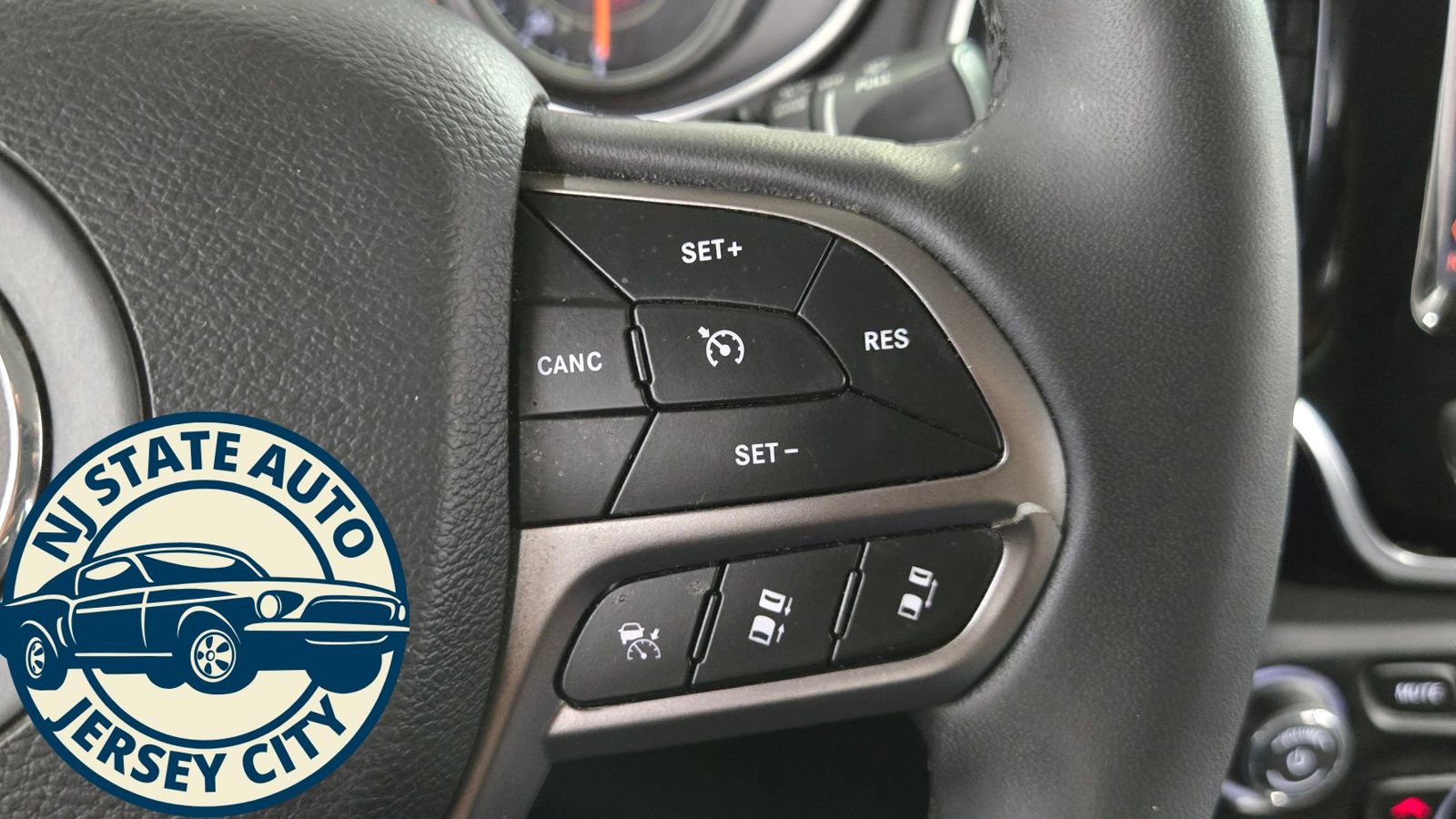 Used 2022 Jeep Cherokee Limited image 13