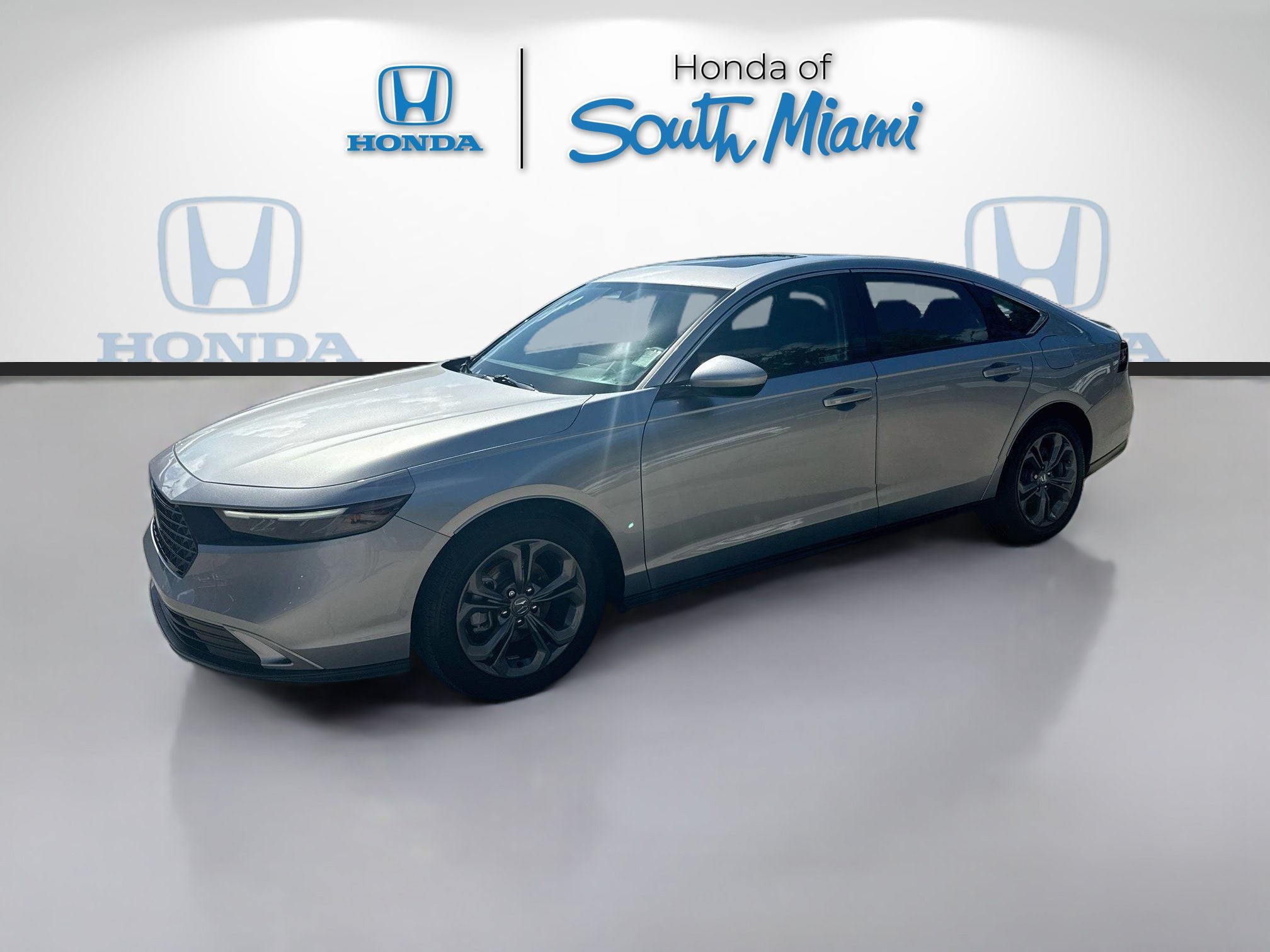 Used 2024 Honda Accord EX image 3