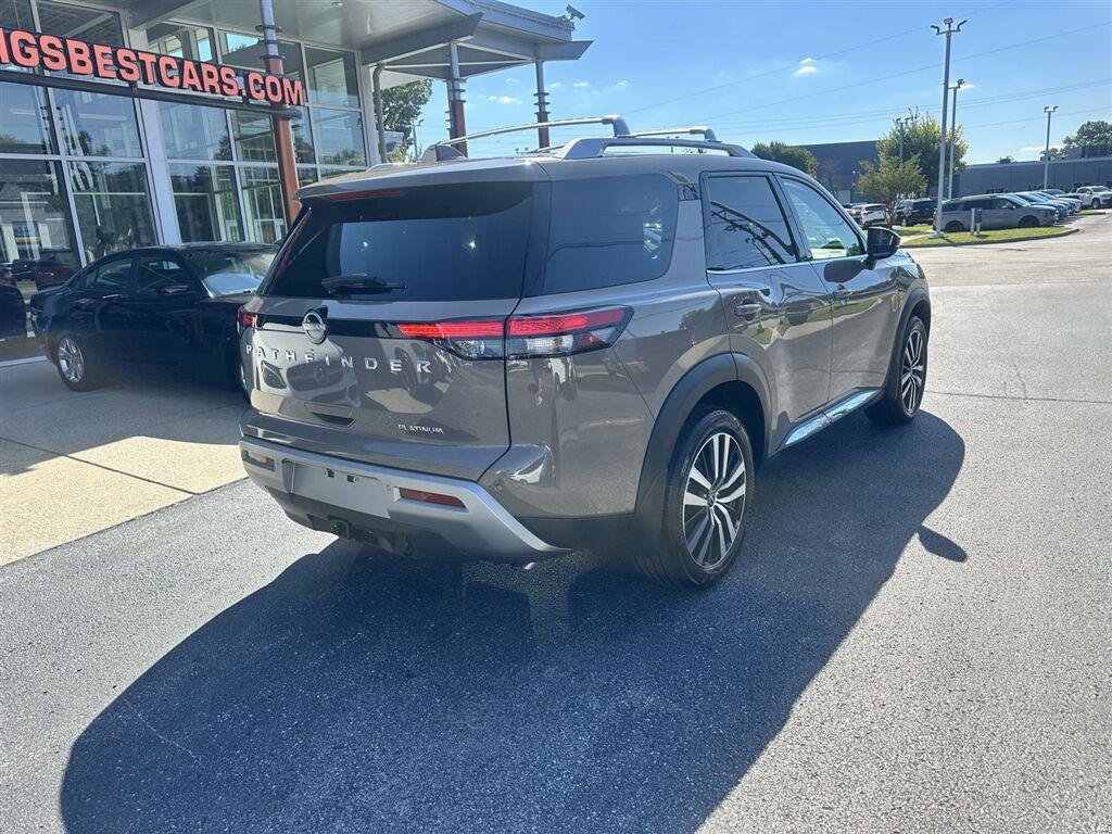 Used 2025 Nissan Pathfinder Platinum FWD image 4