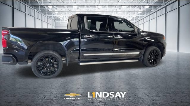 Used 2023 Chevrolet Silverado 1500 High Country w/ Technology Package AWD/4WD image 2
