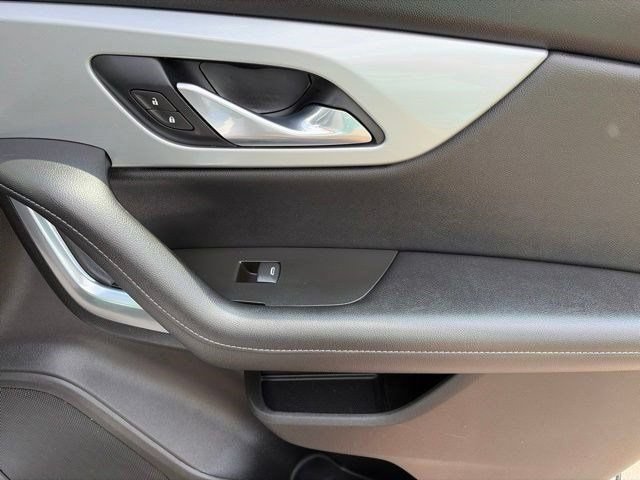 Used 2020 Chevrolet Blazer LT FWD image 41