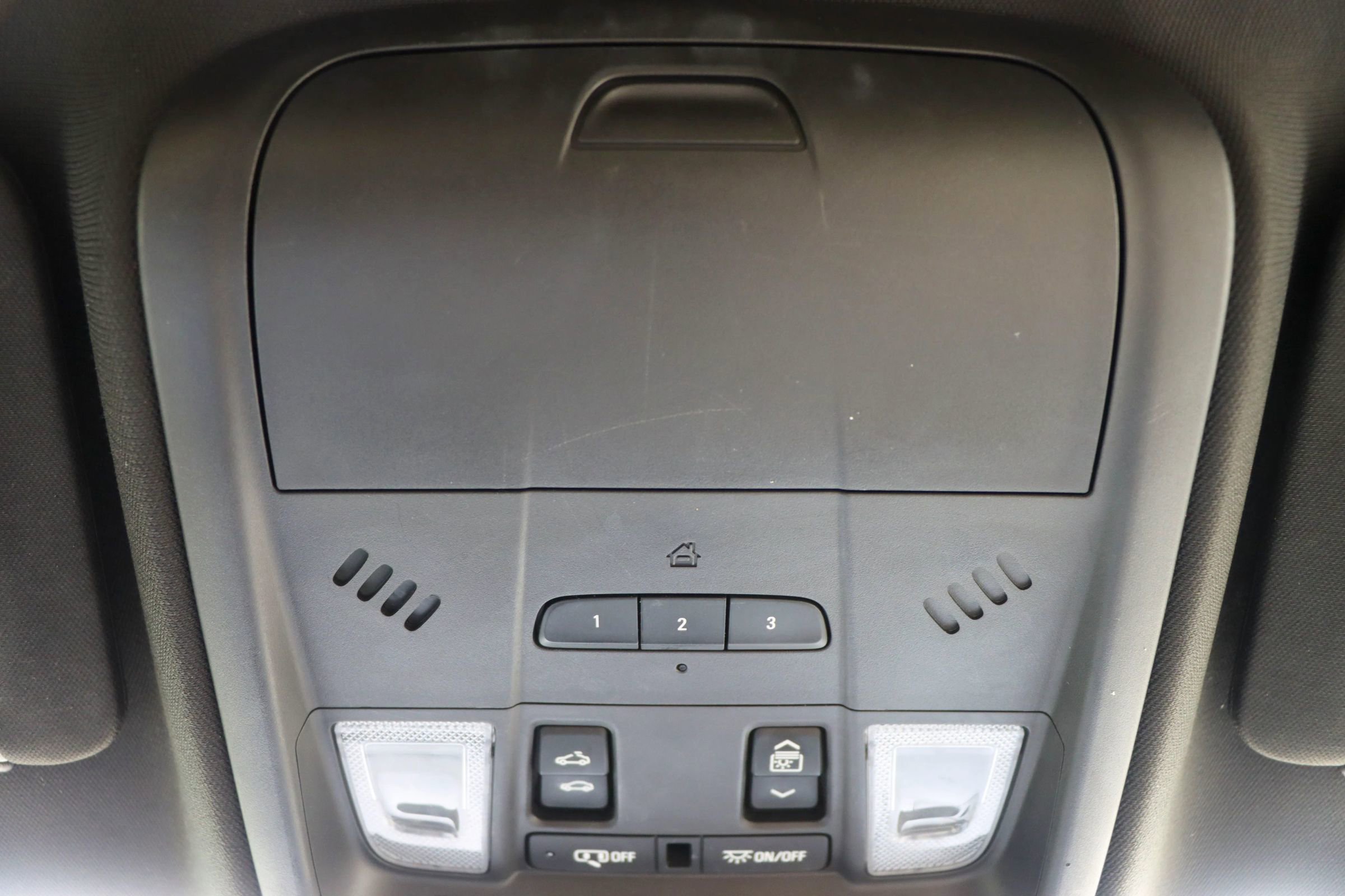 Used 2018 Cadillac XT5 Luxury w/ Driver Awareness Package FWD image 41