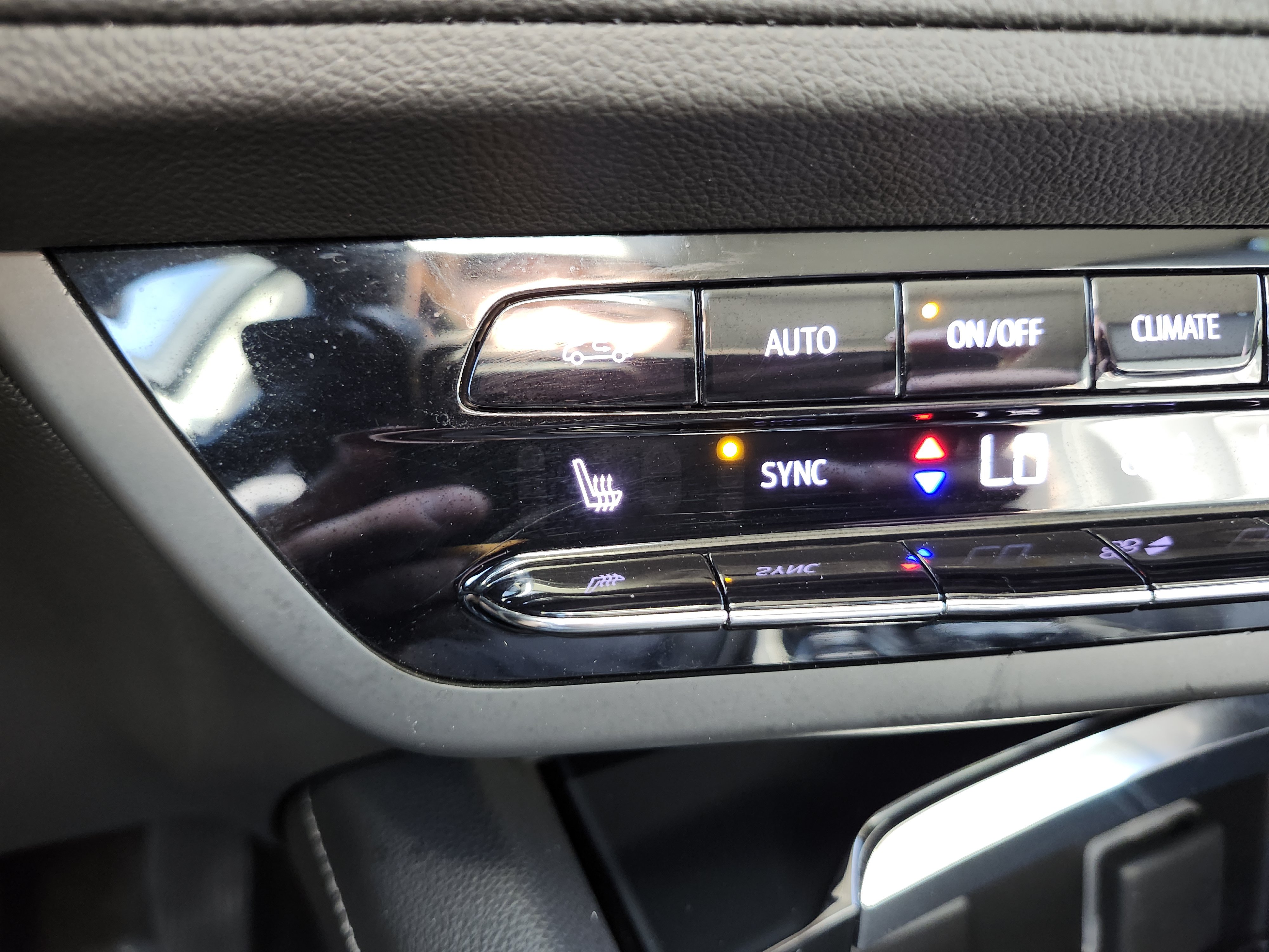 Used 2023 Buick Envision Essence FWD image 7
