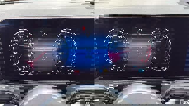 Used 2025 Mercedes-Benz GLB 250 4MATIC image 20