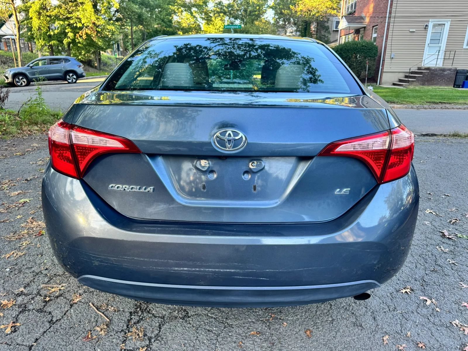 Used 2018 Toyota Corolla LE FWD image 5