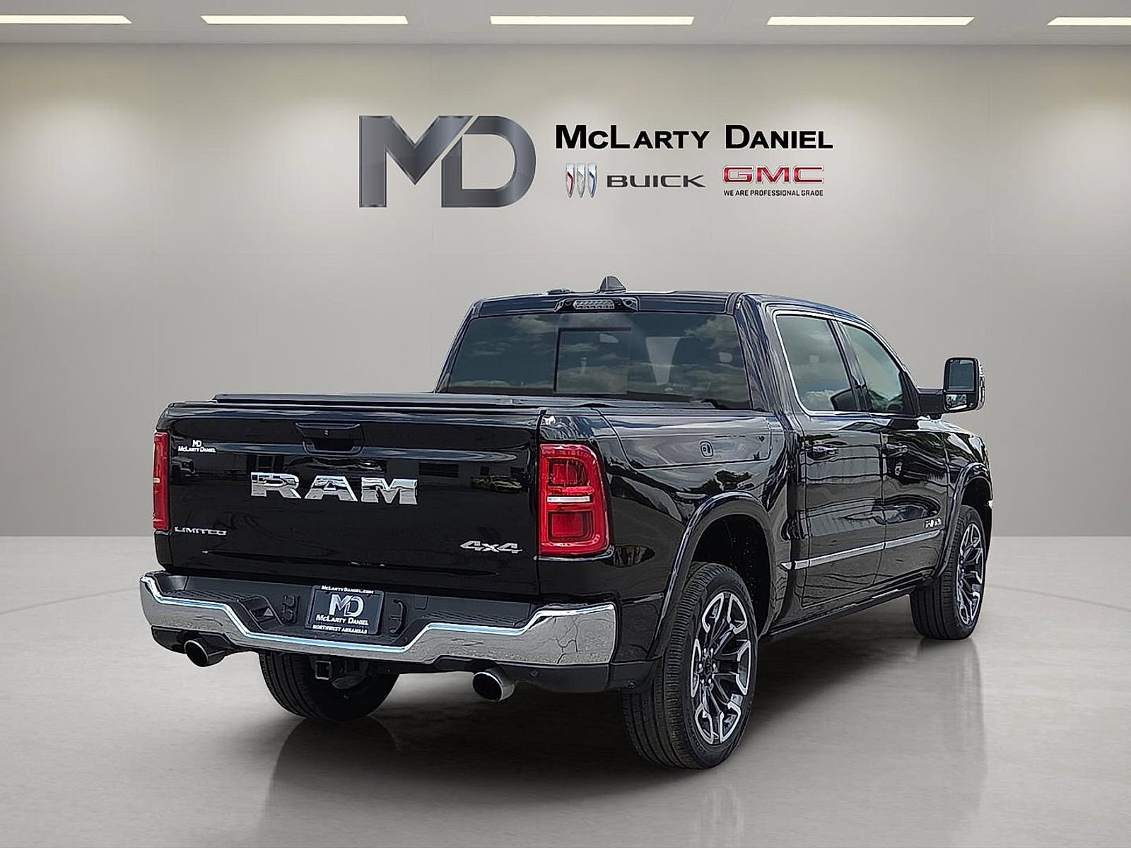 Used 2025 RAM 1500 Limited AWD/4WD image 14