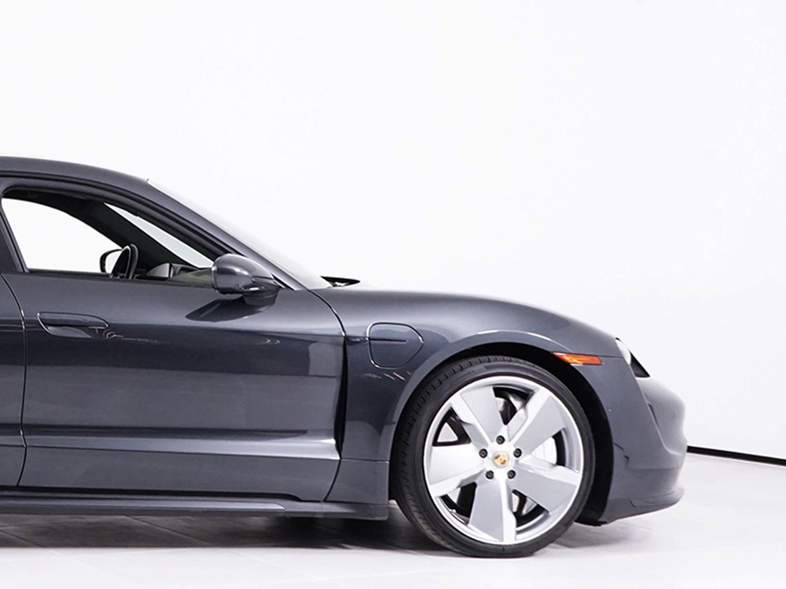 Used 2020 Porsche Taycan Turbo image 15