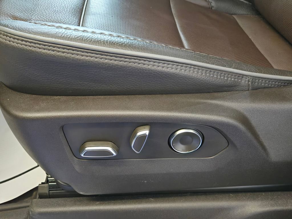 Used 2024 GMC Sierra 3500 Denali w/ Denali Reserve Package image 9