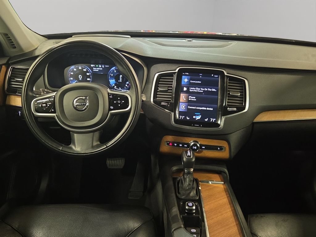 Used 2022 Volvo XC90 T6 Momentum AWD/4WD image 13