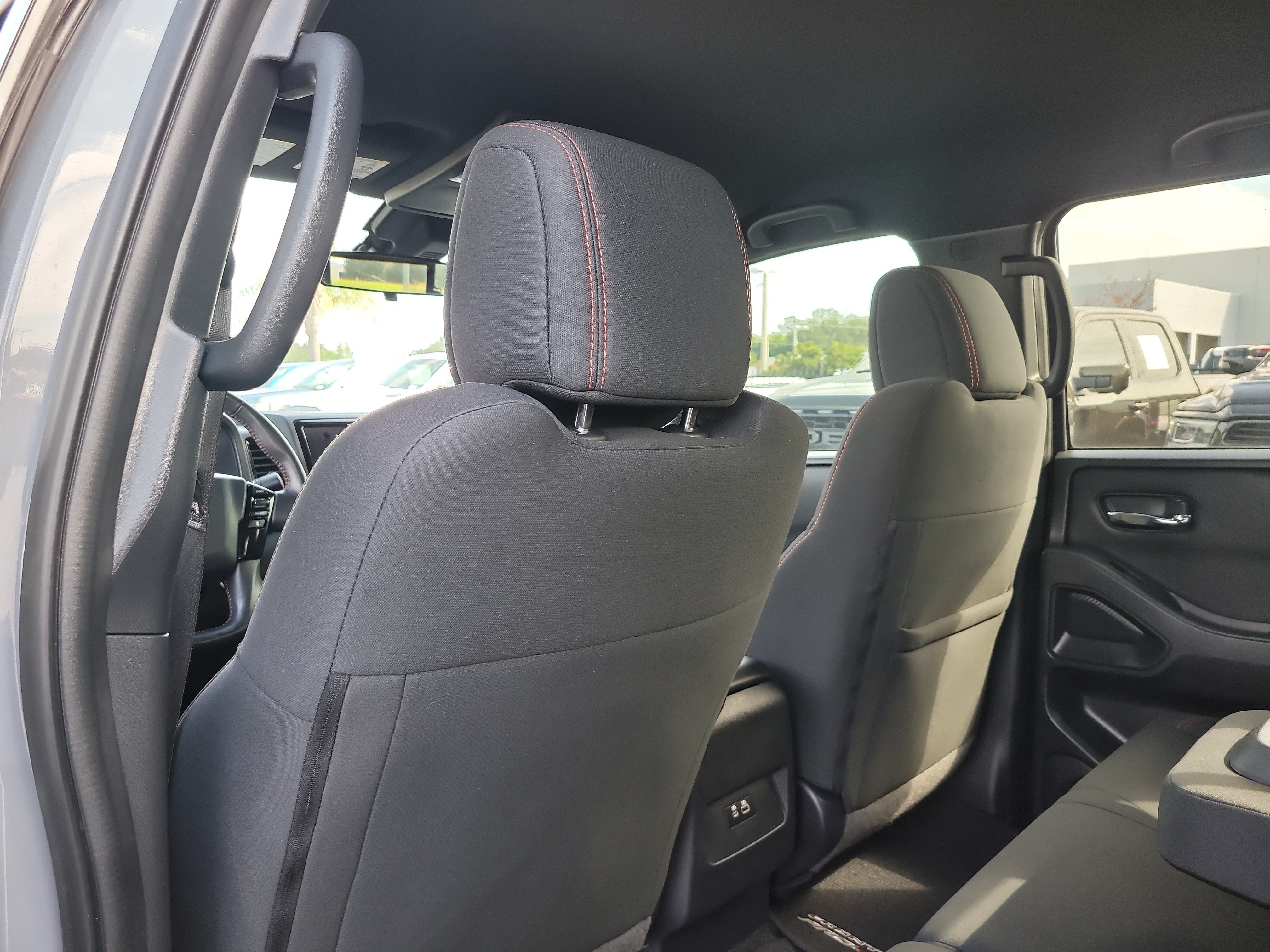 Used 2023 Nissan Frontier PRO-4X w/ Technology Package AWD/4WD image 13