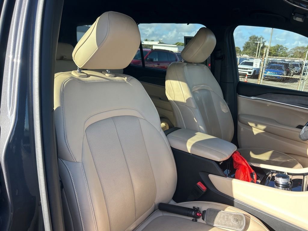 Certified 2023 Jeep Grand Cherokee L Limited w/ Luxury Tech Group II image 22