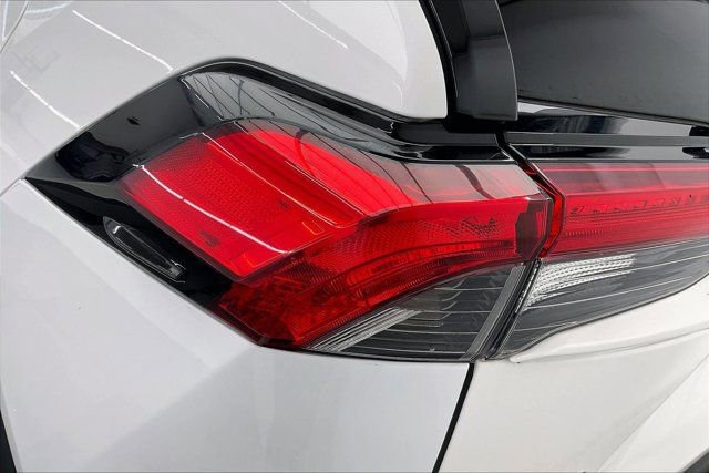 Used 2024 Toyota RAV4 XLE AWD/4WD image 30
