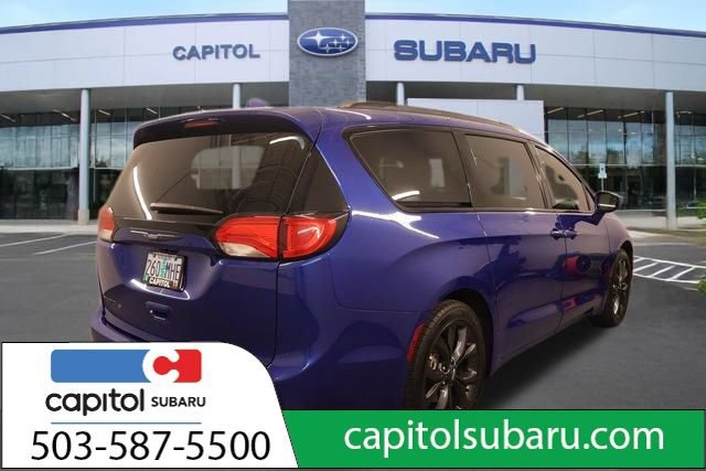 Used 2019 Chrysler Pacifica Touring Plus w/ S Appearance Package FWD image 4
